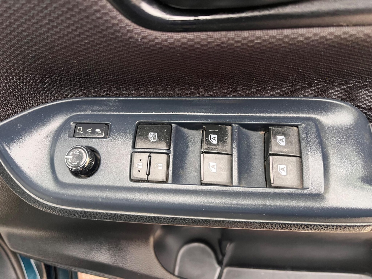 Used Toyota Voxy for sale - 77120465: Photo 38