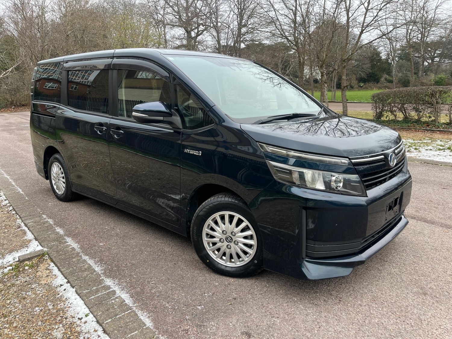 Used Toyota Voxy for sale - 77120465: Photo 4