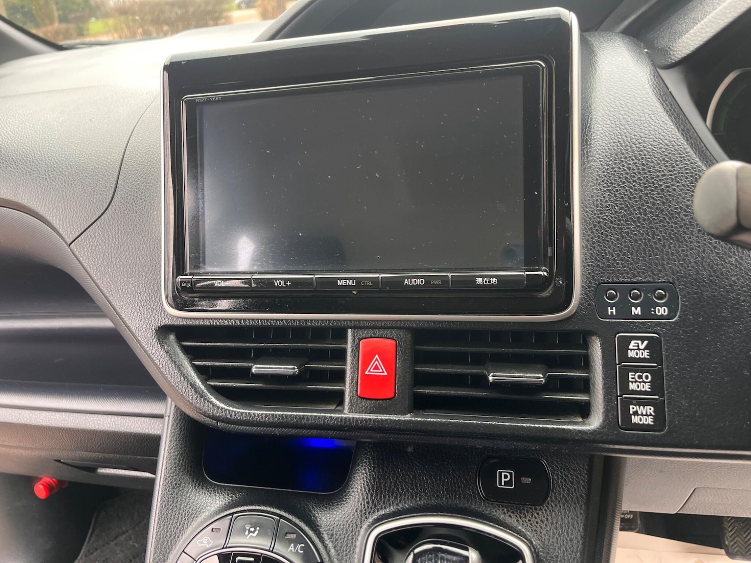 Used Toyota Voxy for sale - 77120465: Photo 42