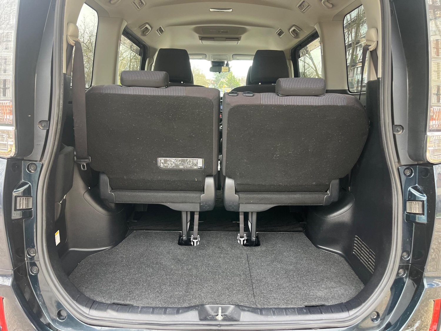 Used Toyota Voxy for sale - 77120465: Photo 5