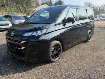 Used Toyota Noah 2023 for sale - 77754147: Photo