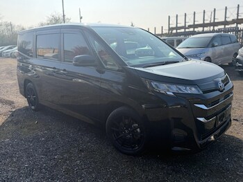 Used Toyota Noah 2023 for sale - 77754147: Photo