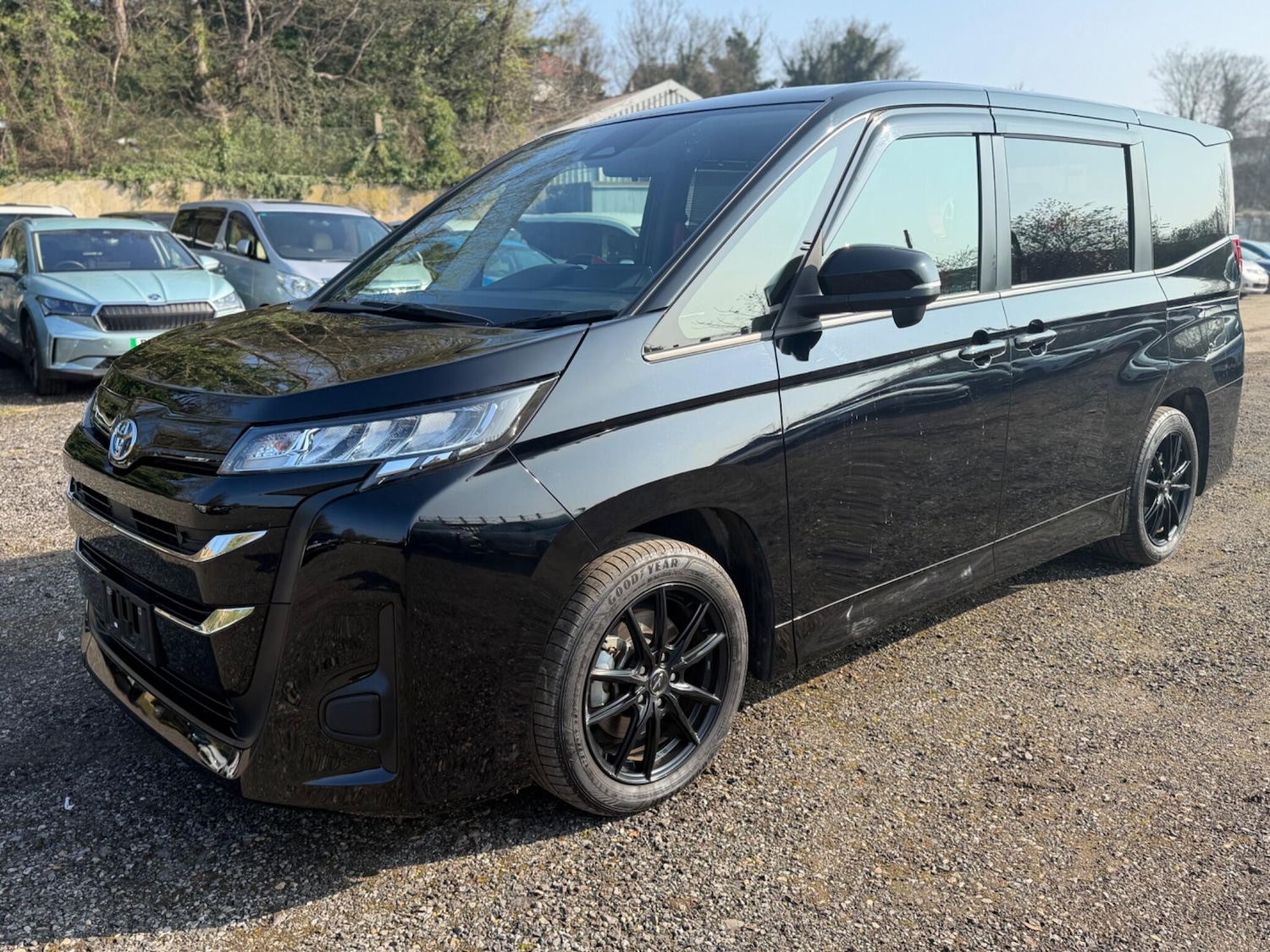 Used Toyota Noah for sale - 77754147: Photo 3