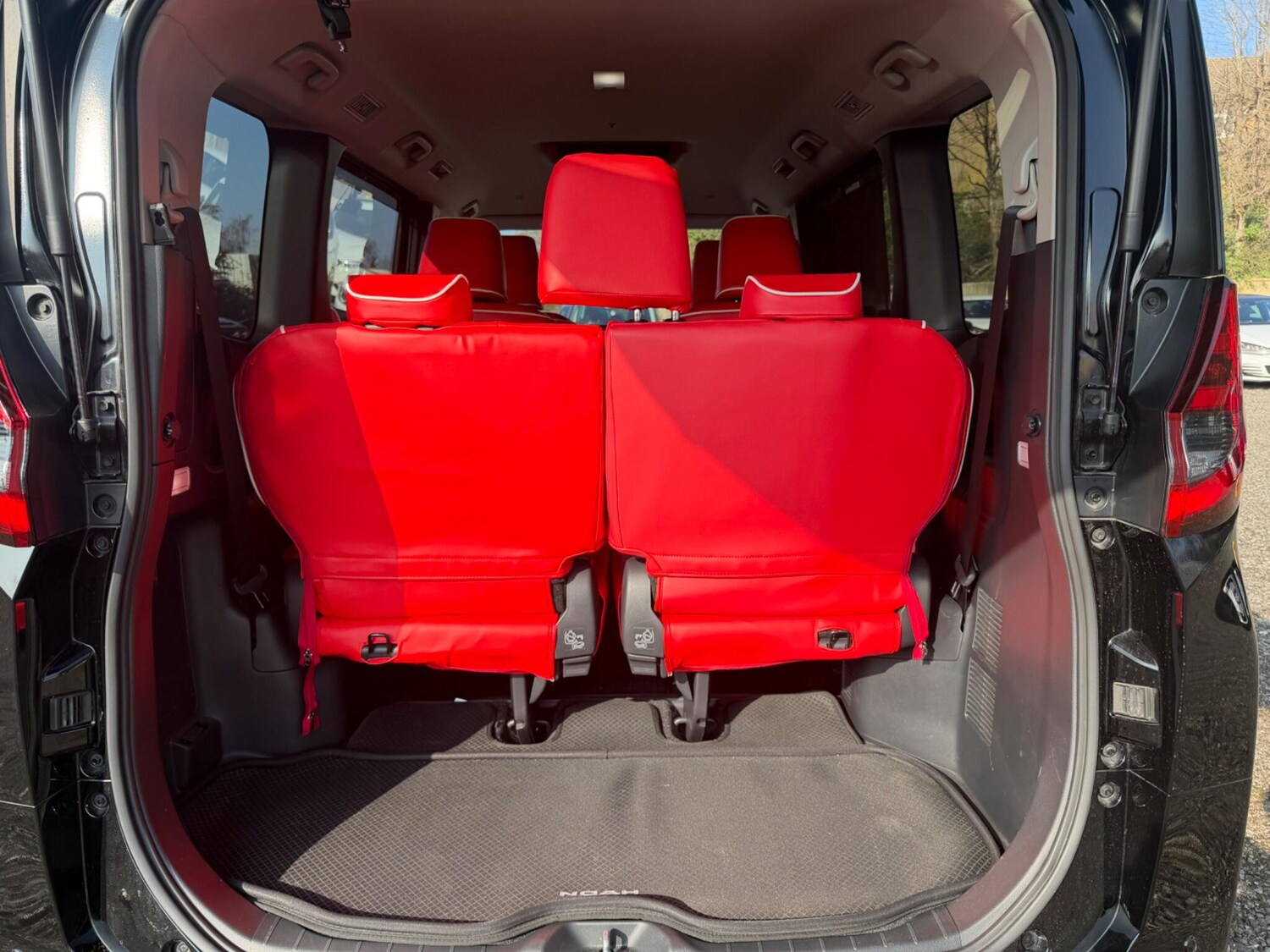 Used Toyota Noah for sale - 77754147: Photo 35