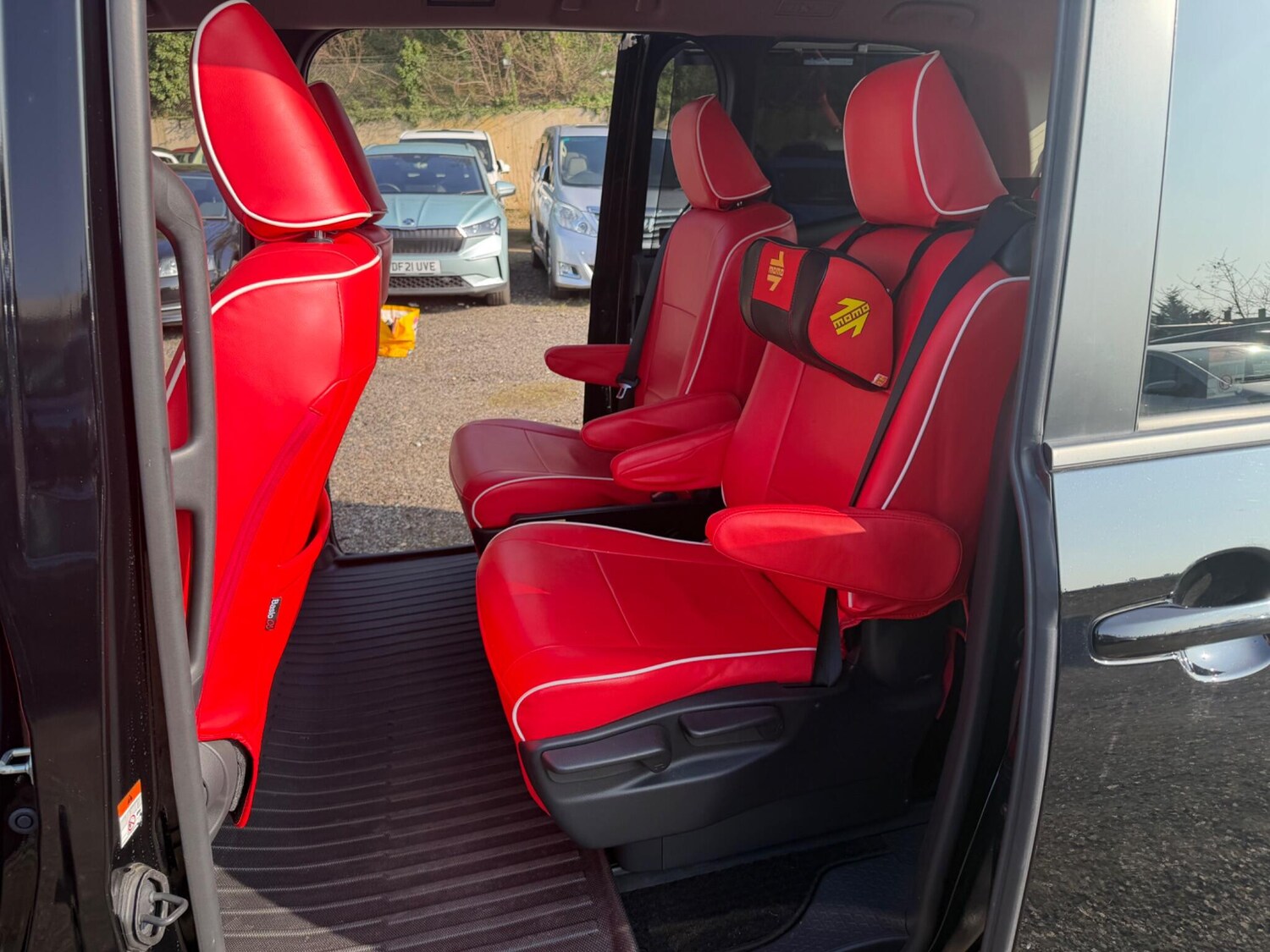 Used Toyota Noah for sale - 77754147: Photo 43