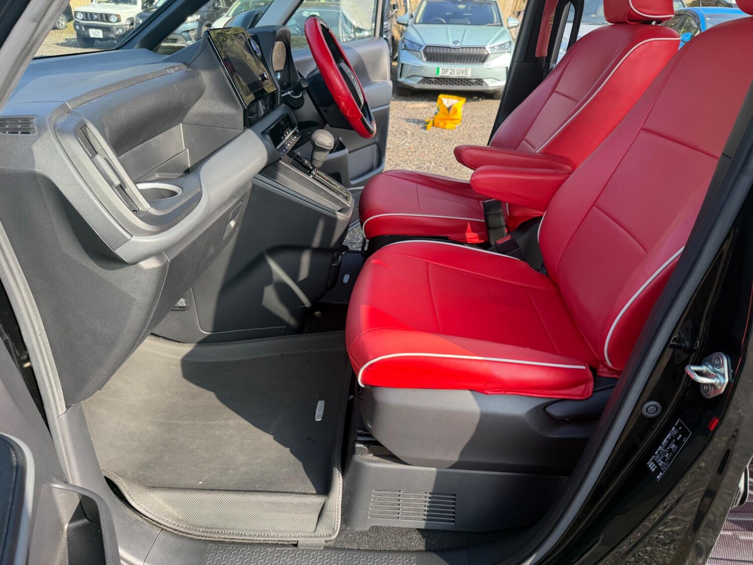 Used Toyota Noah for sale - 77754147: Photo 44