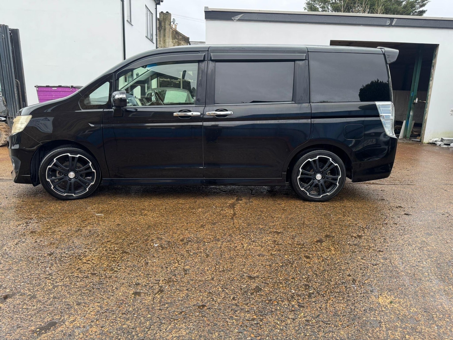 Used Honda Stepwagon for sale - 77291296: Photo 17