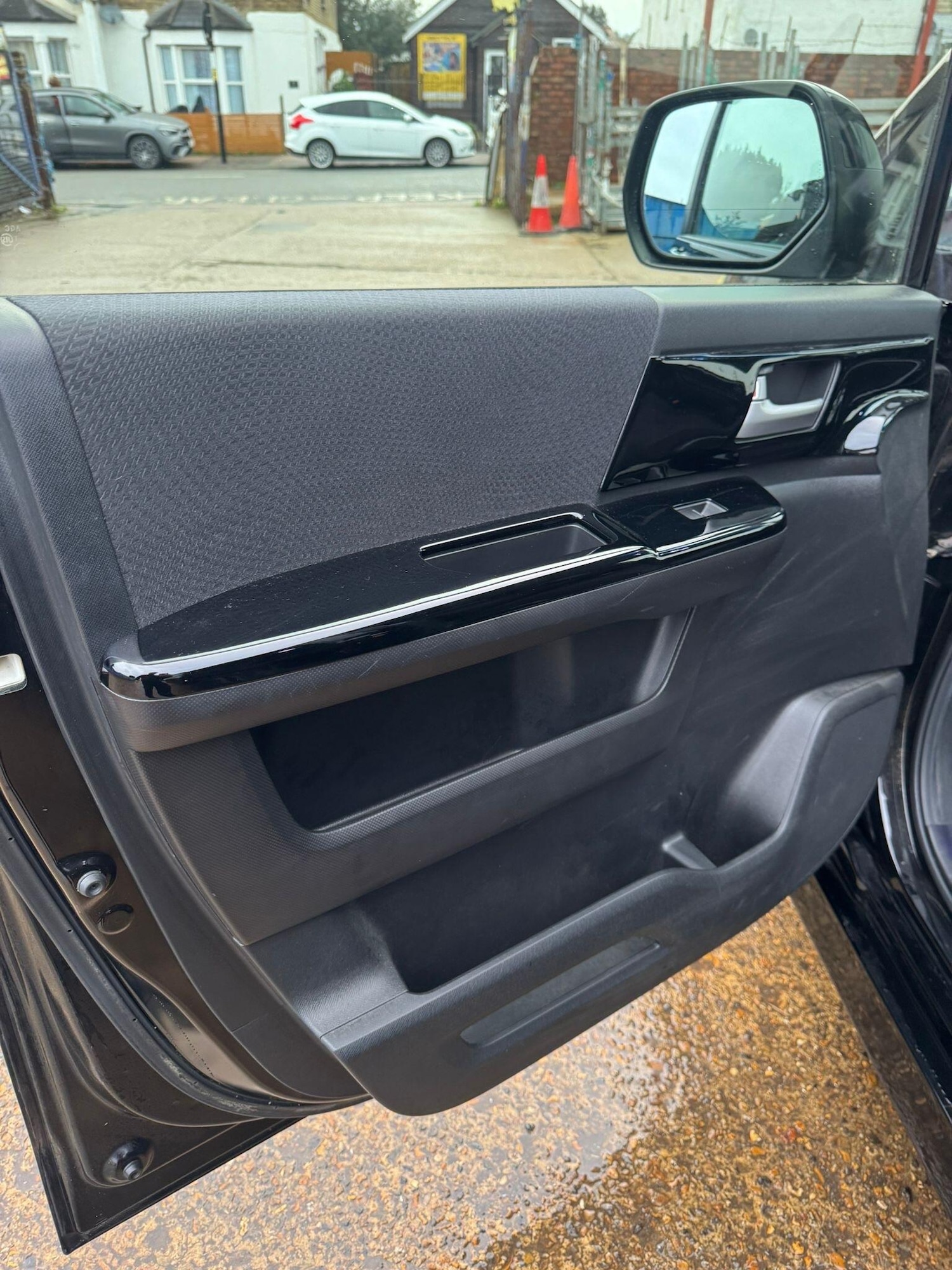 Used Honda Stepwagon for sale - 77291296: Photo 23