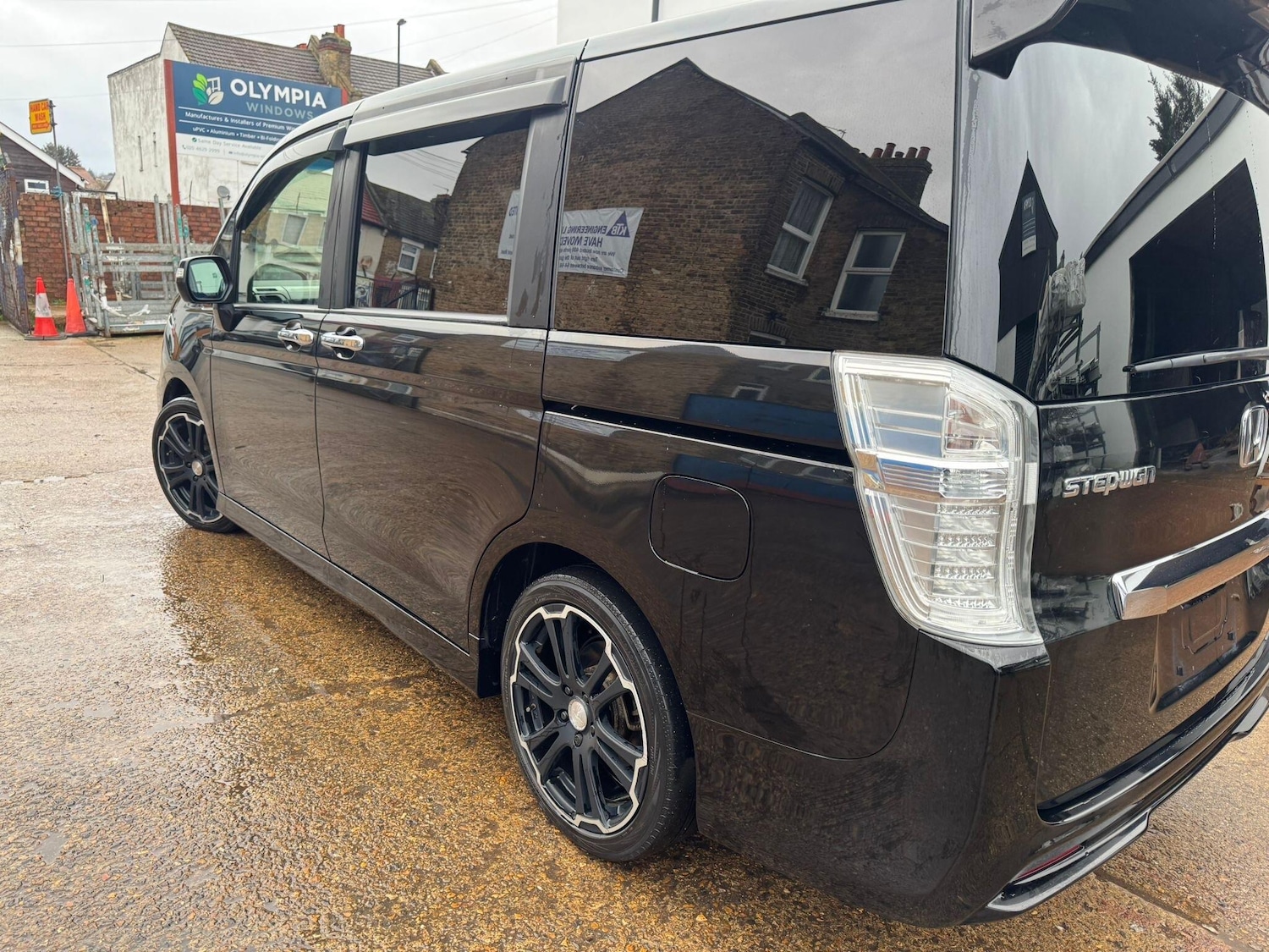 Used Honda Stepwagon for sale - 77291296: Photo 24