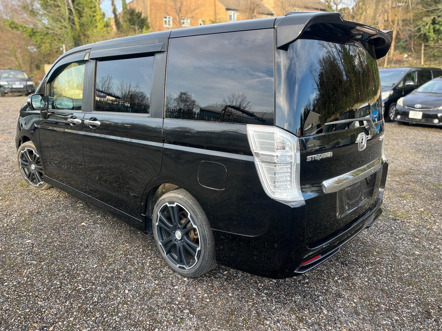 Used Honda Stepwagon for sale - 77291296: Photo 32