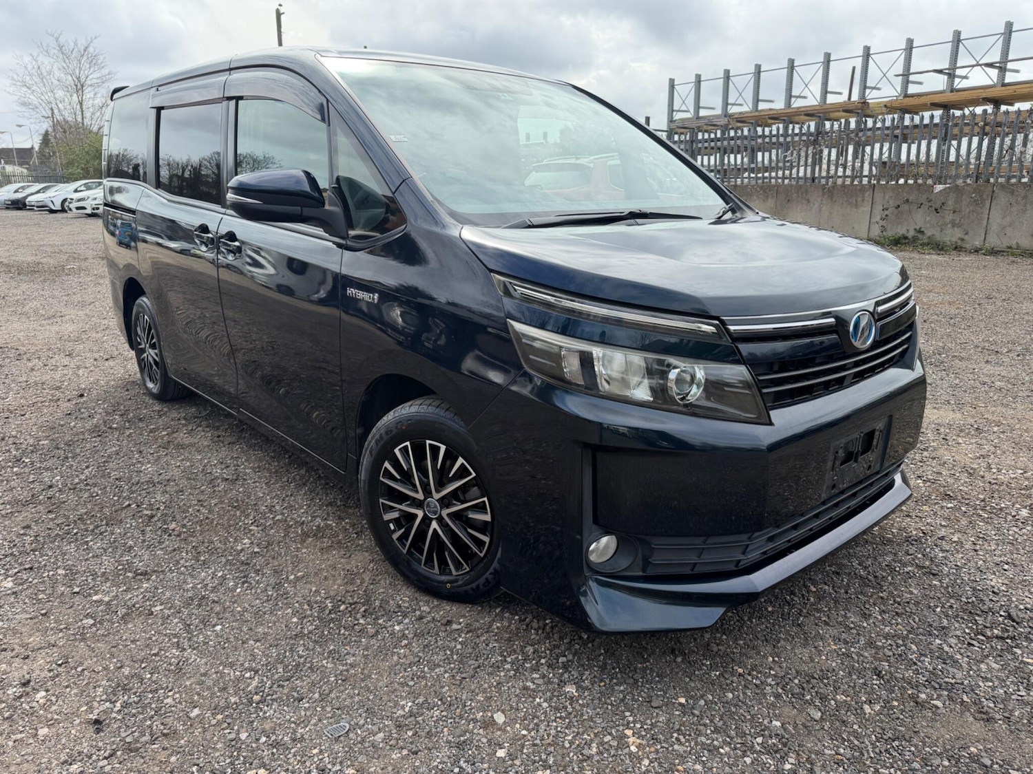 Used Toyota Voxy for sale - 78136162: Photo 2