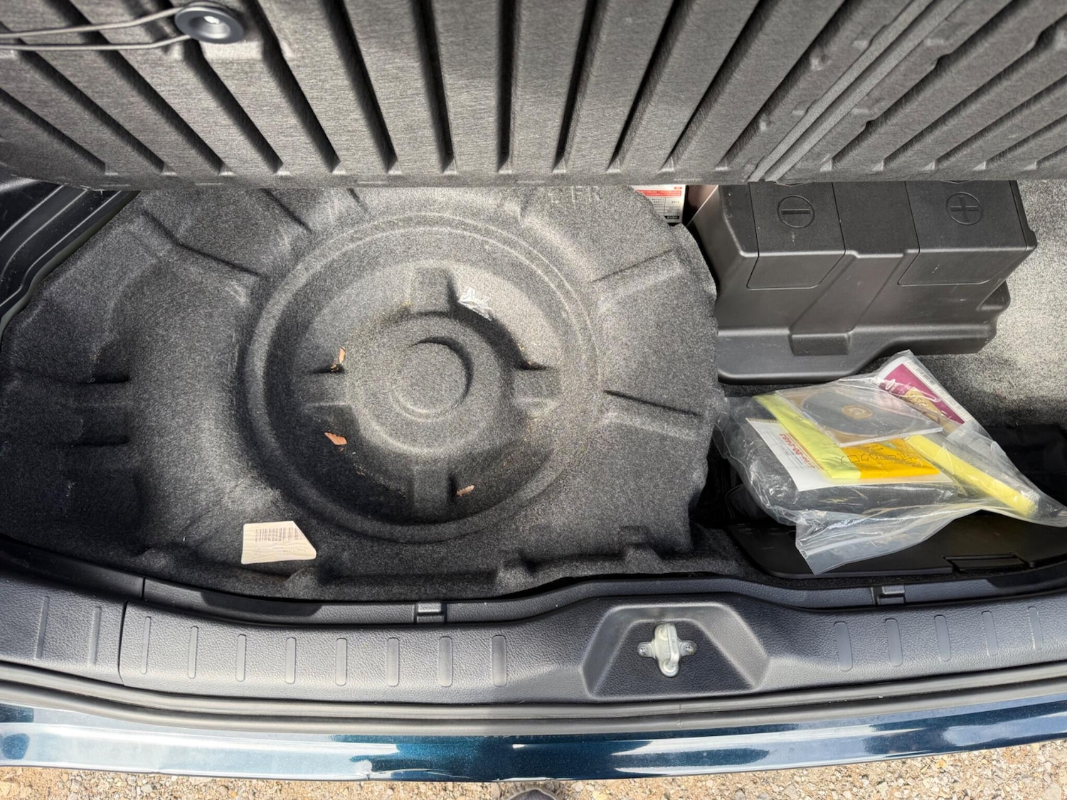 Used Toyota Voxy for sale - 78136162: Photo 20