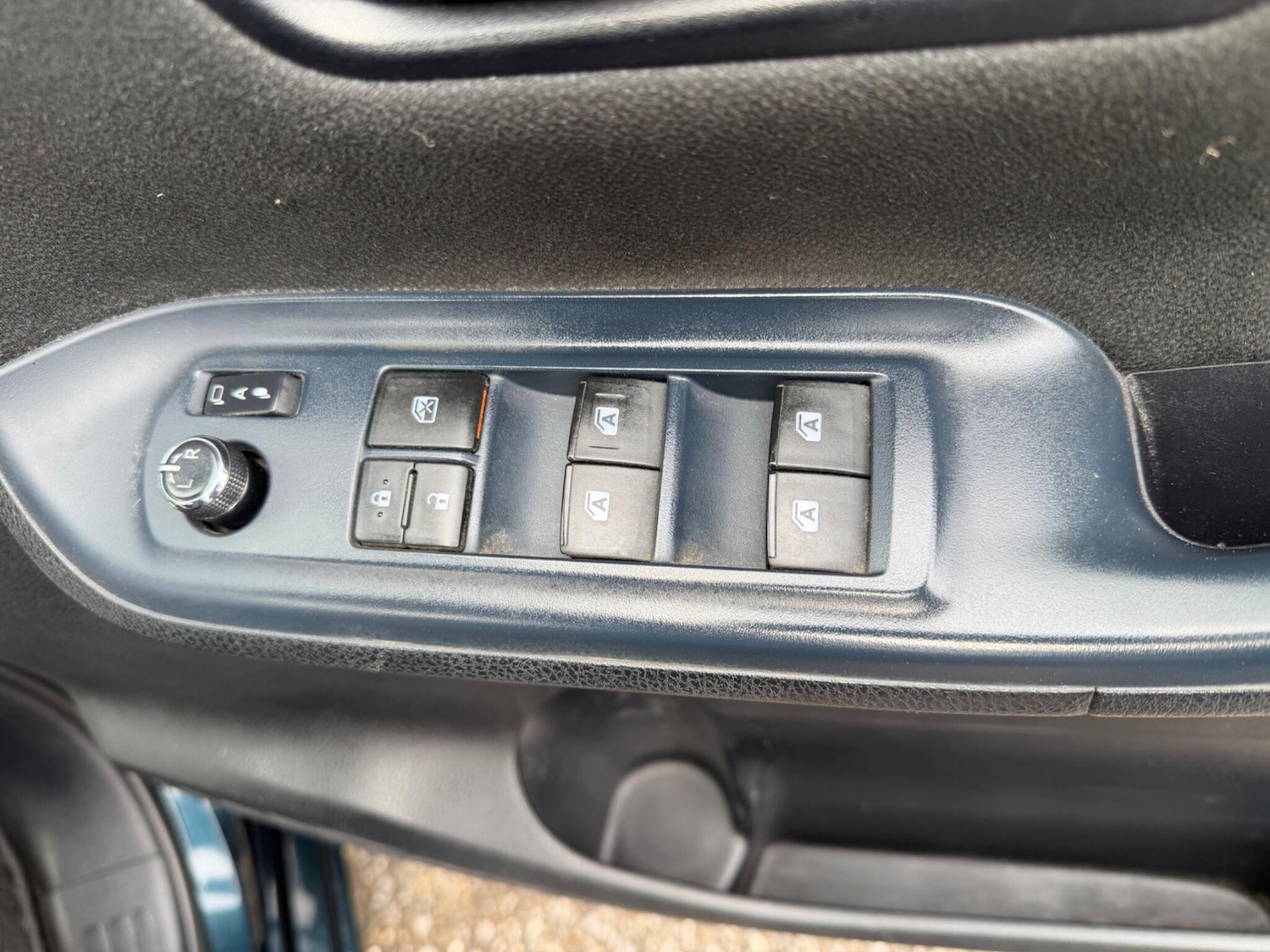 Used Toyota Voxy for sale - 78136162: Photo 29