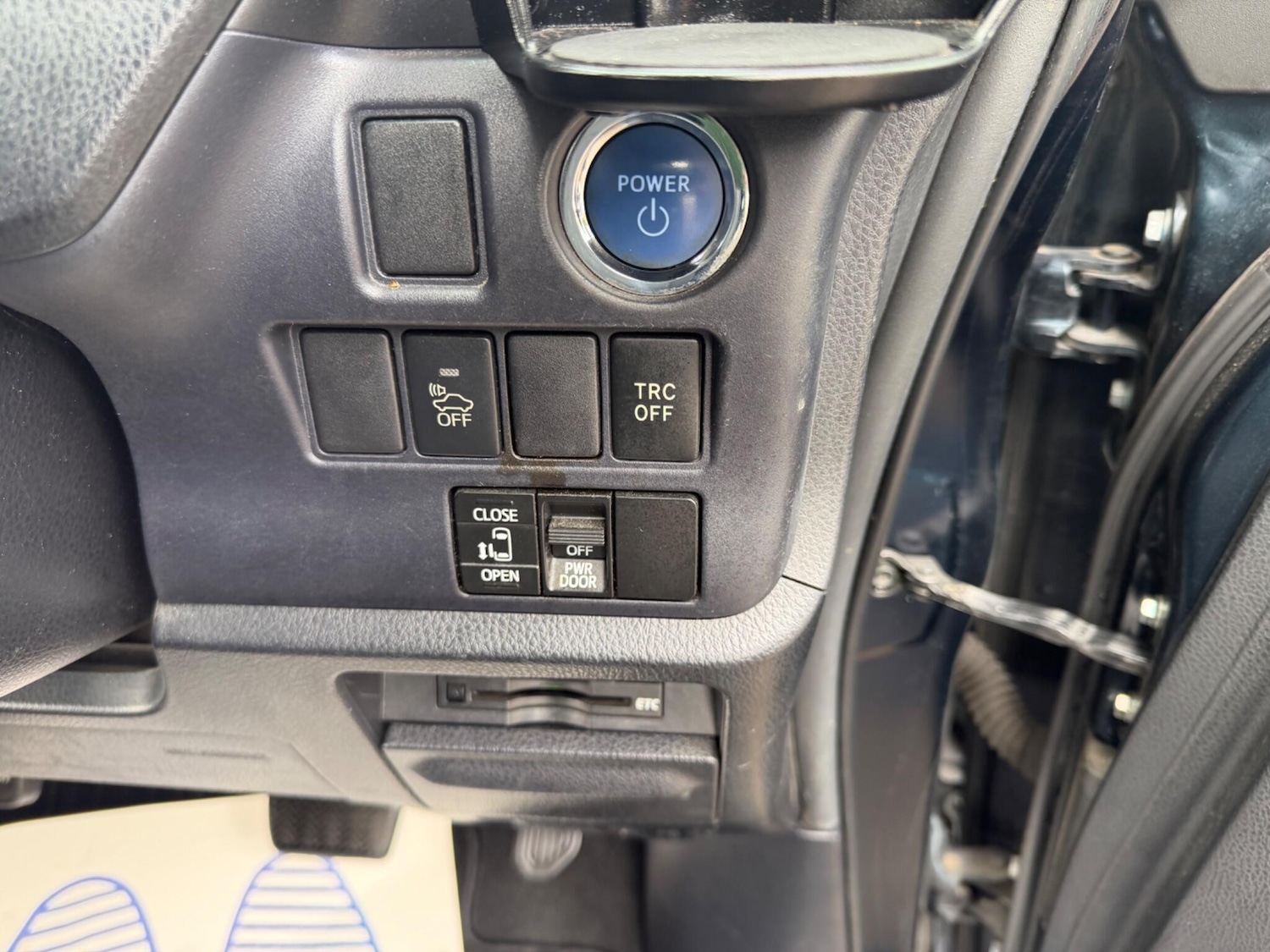 Used Toyota Voxy for sale - 78136162: Photo 30