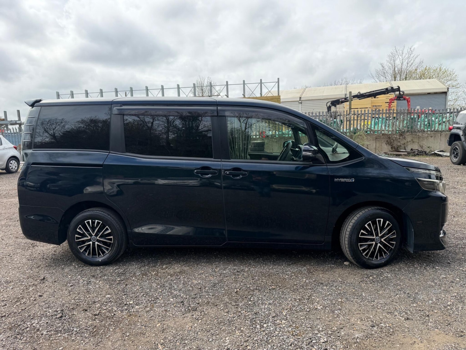 Used Toyota Voxy for sale - 78136162: Photo 4