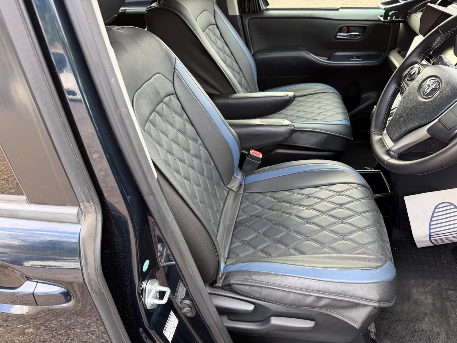 Used Toyota Voxy for sale - 78136162: Photo 46