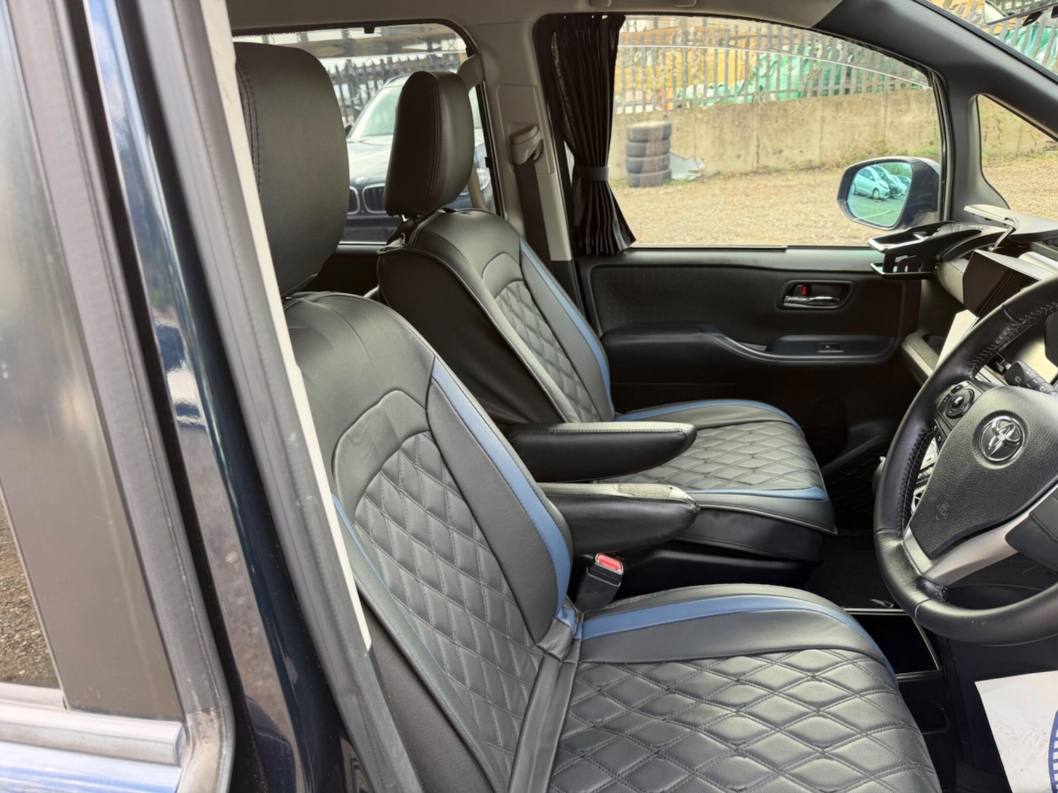 Used Toyota Voxy for sale - 78136162: Photo 47