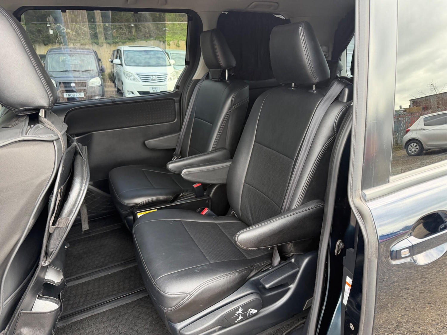 Used Toyota Voxy for sale - 78136162: Photo 7