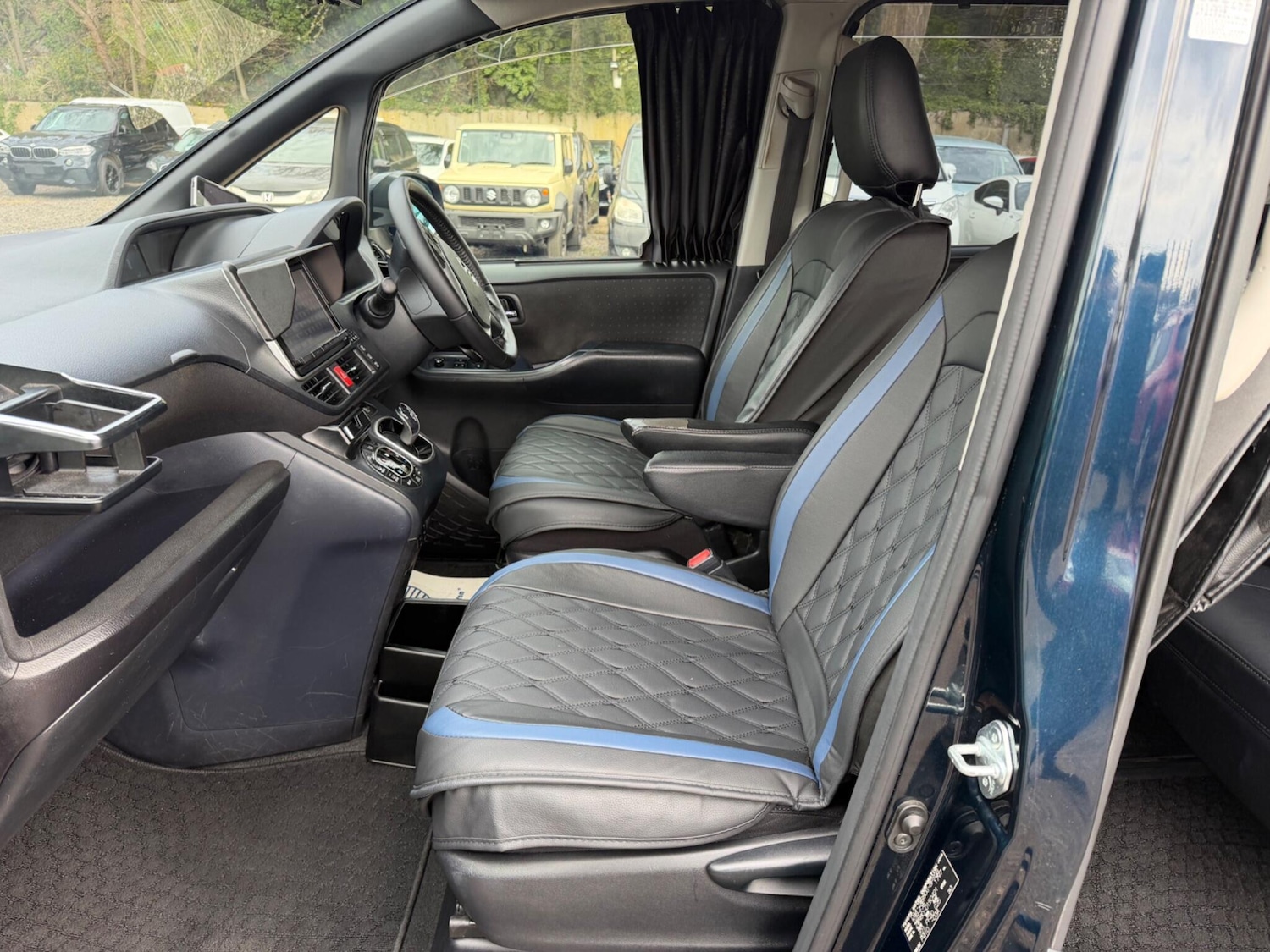 Used Toyota Voxy for sale - 78136162: Photo 8