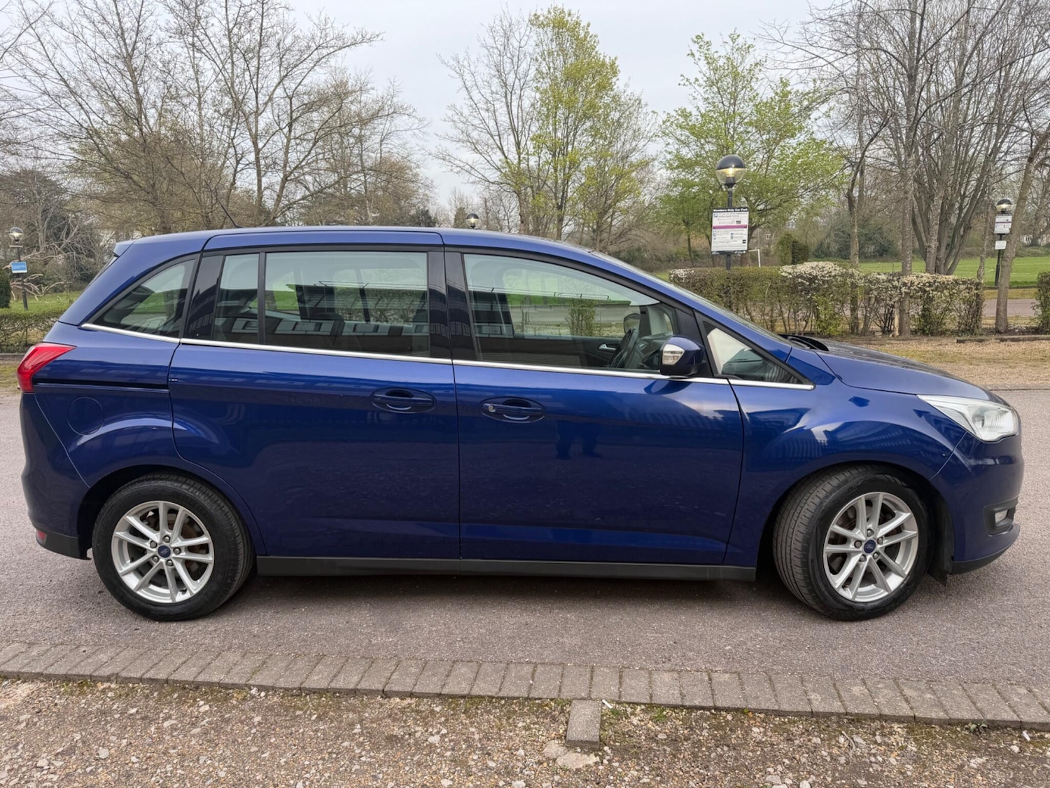 Used Ford Grand C-Max 2016 for sale - 77982243: Photo 3