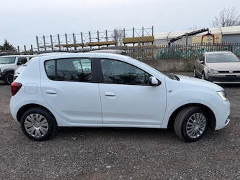 Used Dacia Sandero 2018 for sale - 77994335: Photo