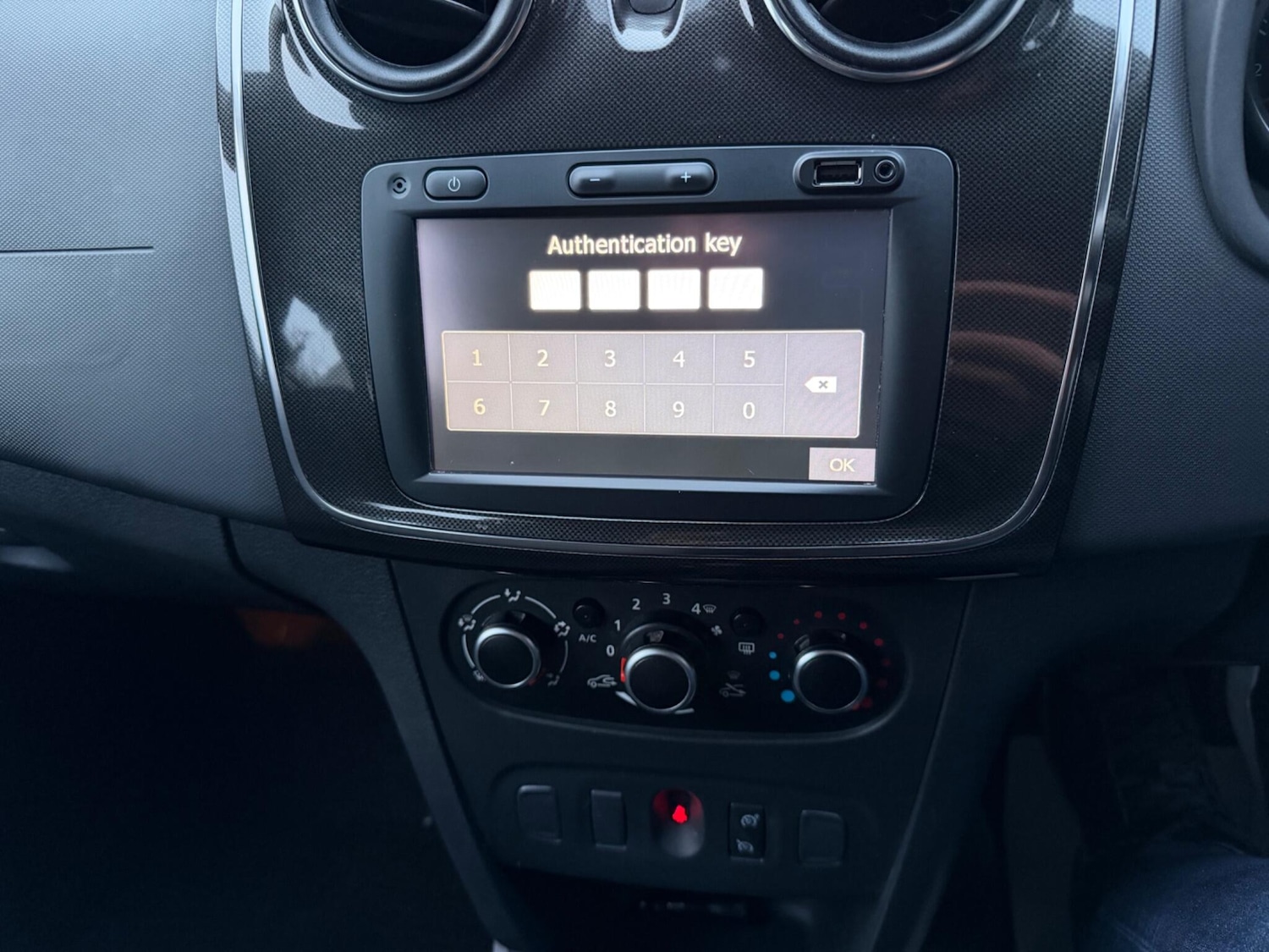 Used Dacia Sandero for sale - 77994335: Photo 33