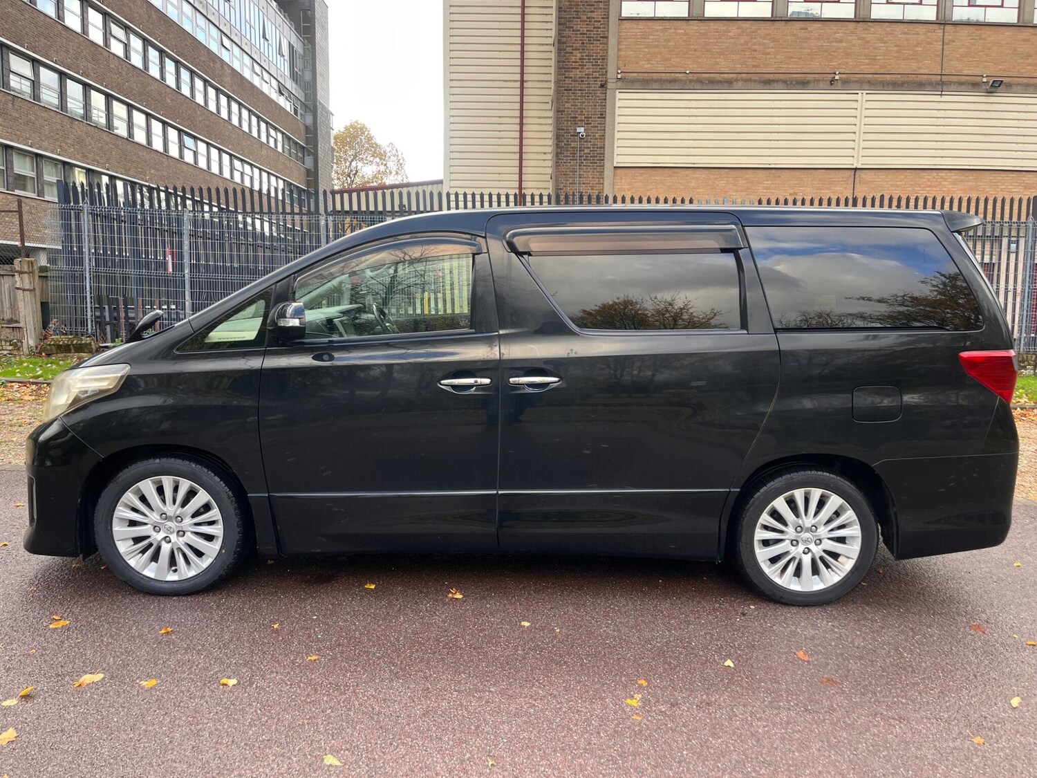 Used Toyota Alphard for sale - 76456981: Photo 14