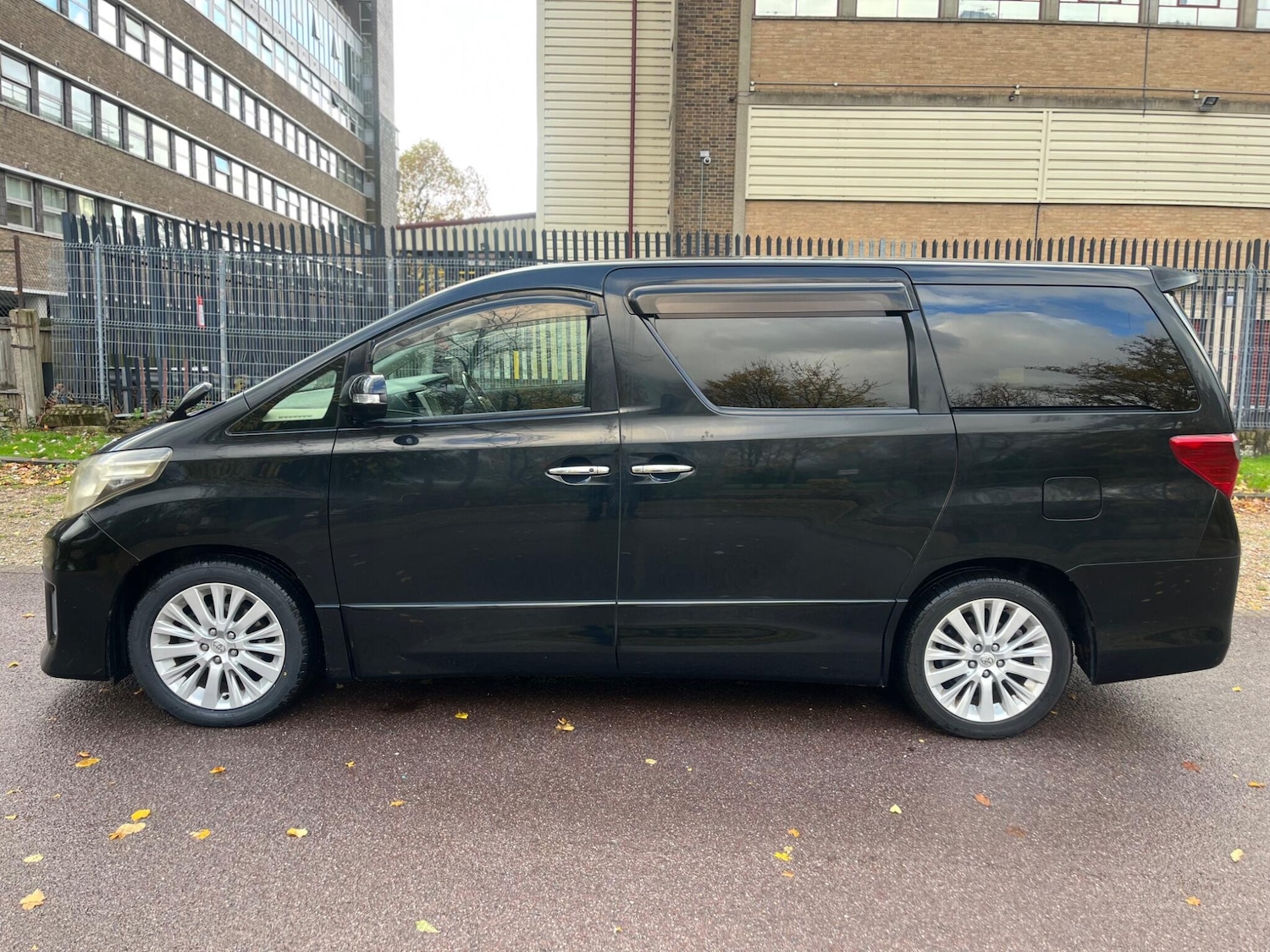 Used Toyota Alphard for sale - 76456981: Photo 15