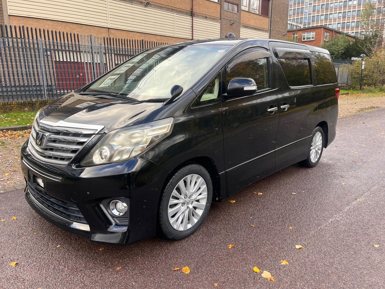 Used Toyota Alphard for sale - 76456981: Photo 3