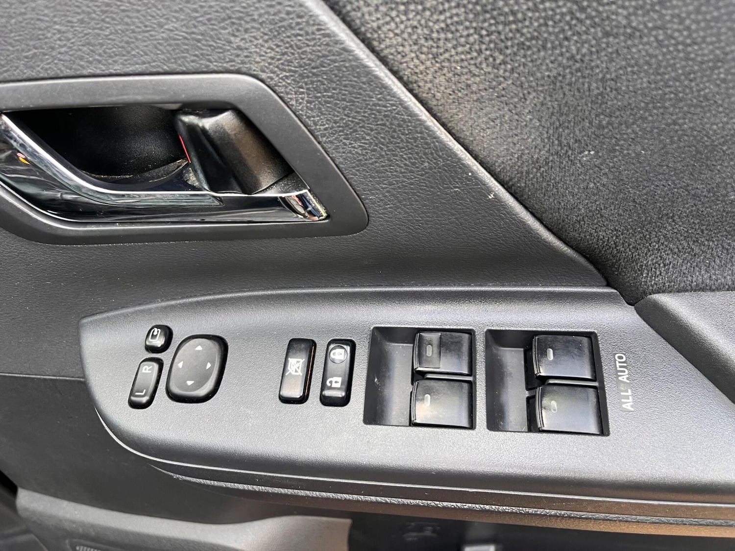 Used Toyota Alphard for sale - 76456981: Photo 41