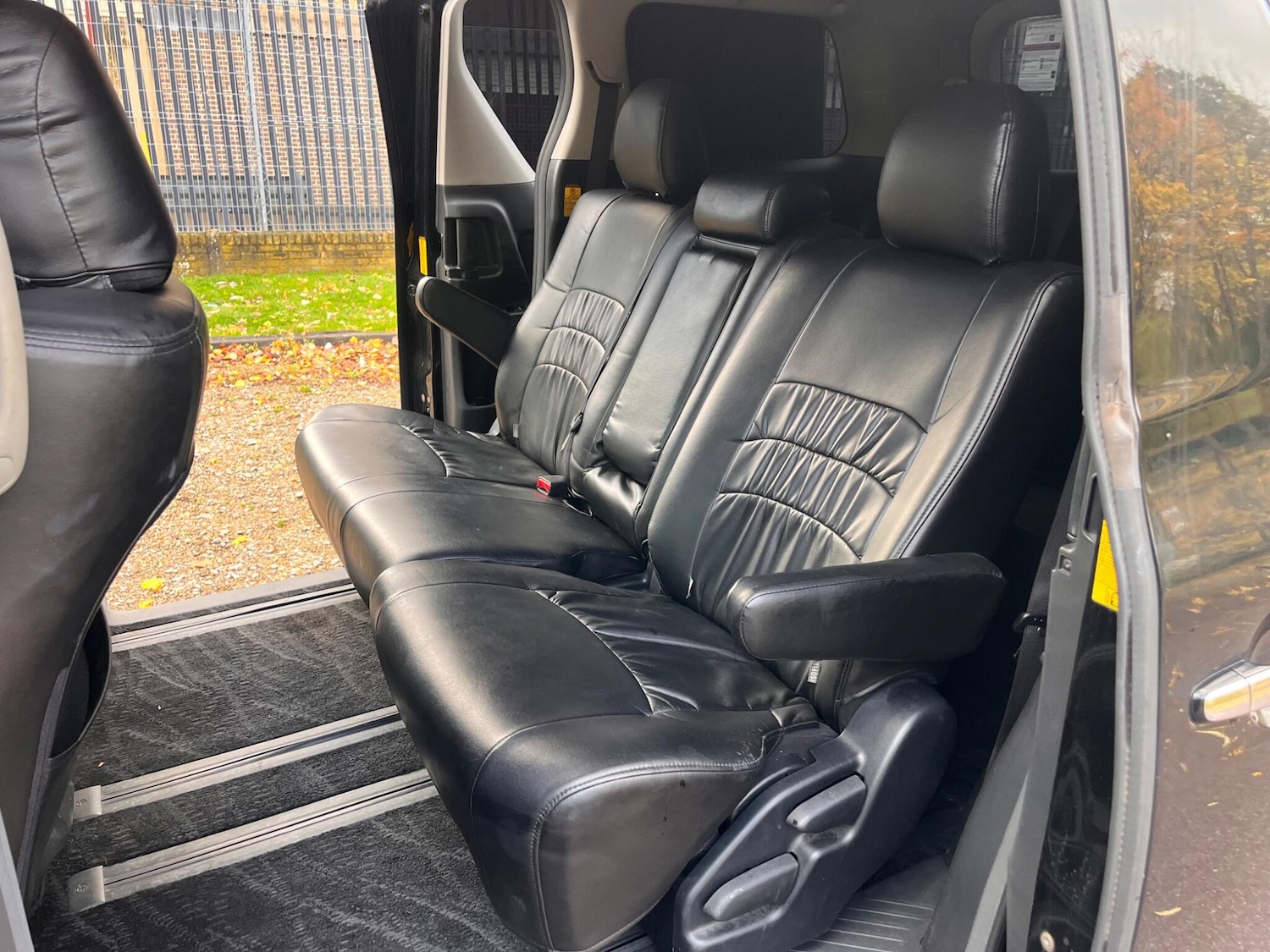 Used Toyota Alphard for sale - 76456981: Photo 7