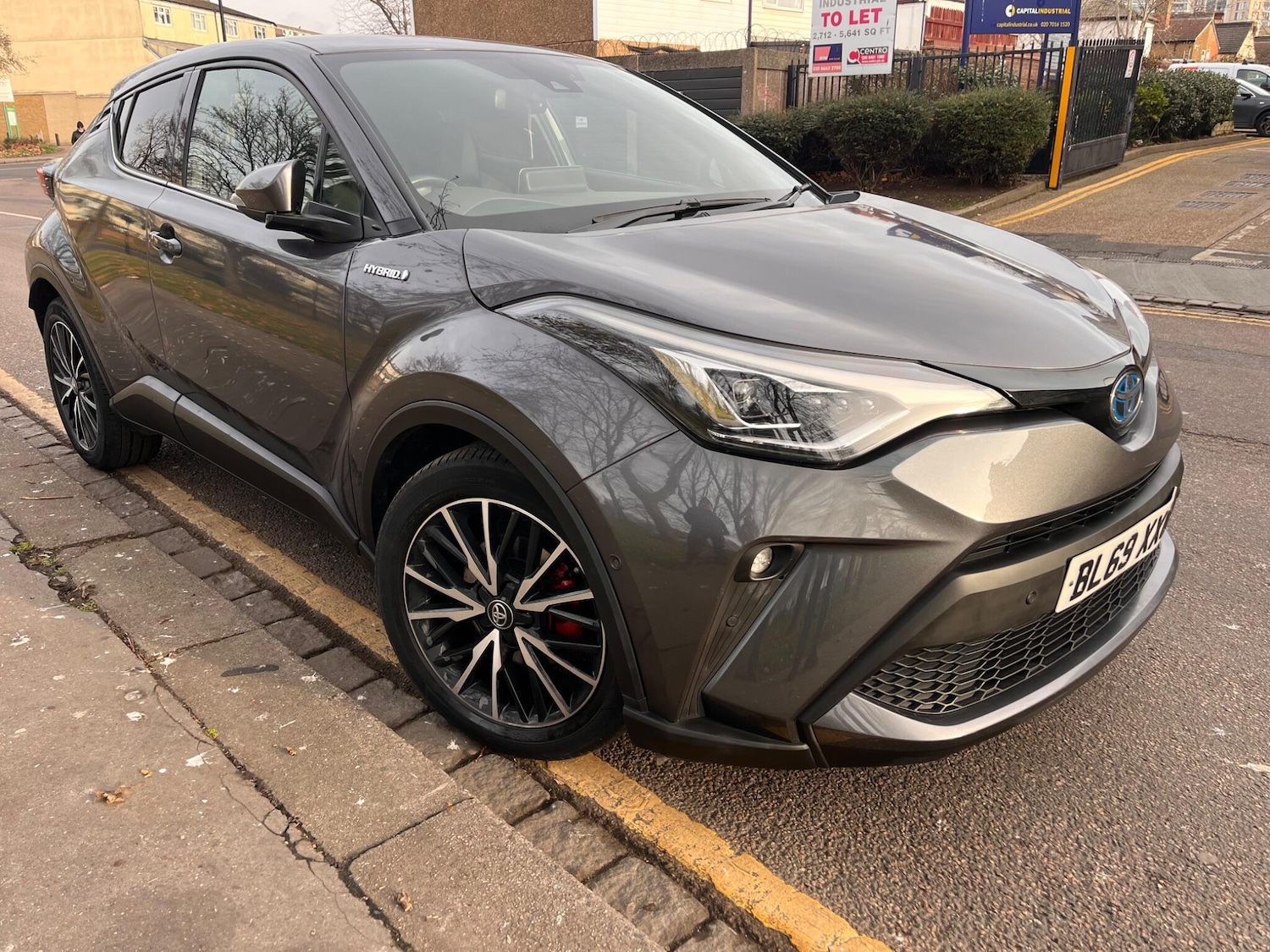 Used Toyota C-HR 2020 for sale - 76964480: Photo 2