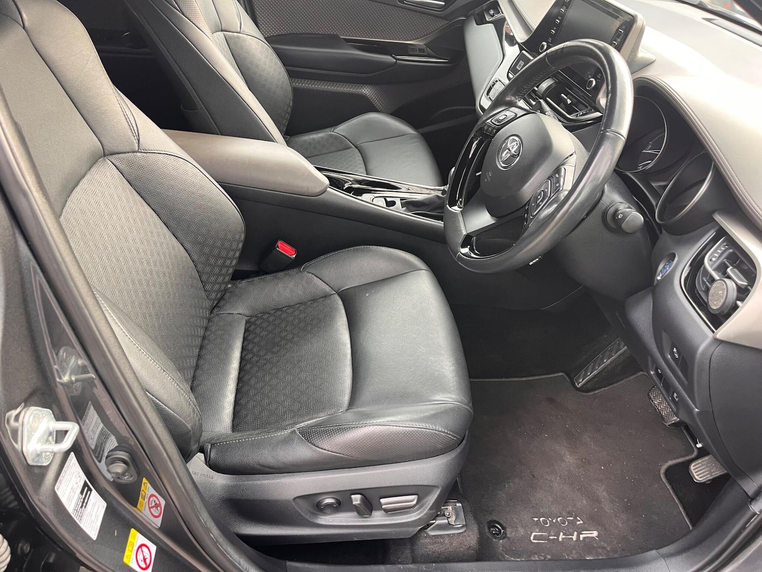 Used Toyota C-HR 2020 for sale - 76964480: Photo 30