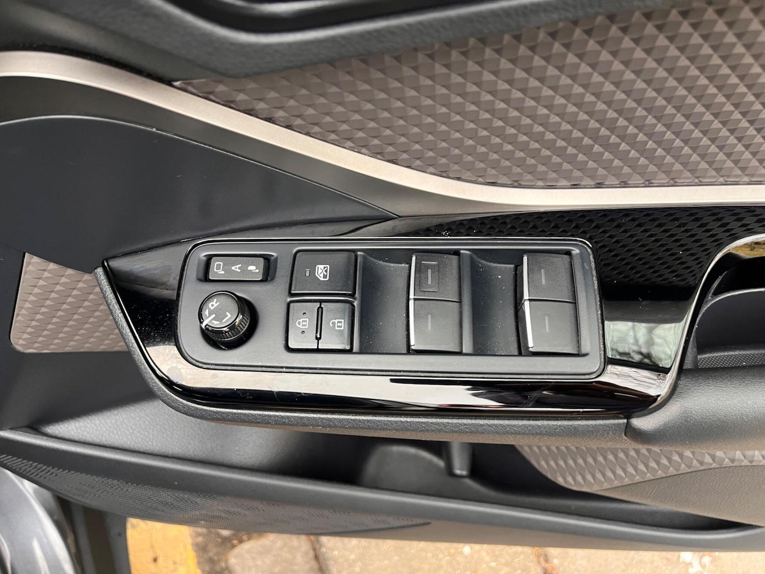 Used Toyota C-HR 2020 for sale - 76964480: Photo 31