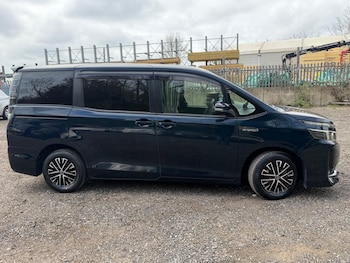 Used Toyota Voxy 2015 for sale - 78292048: Photo