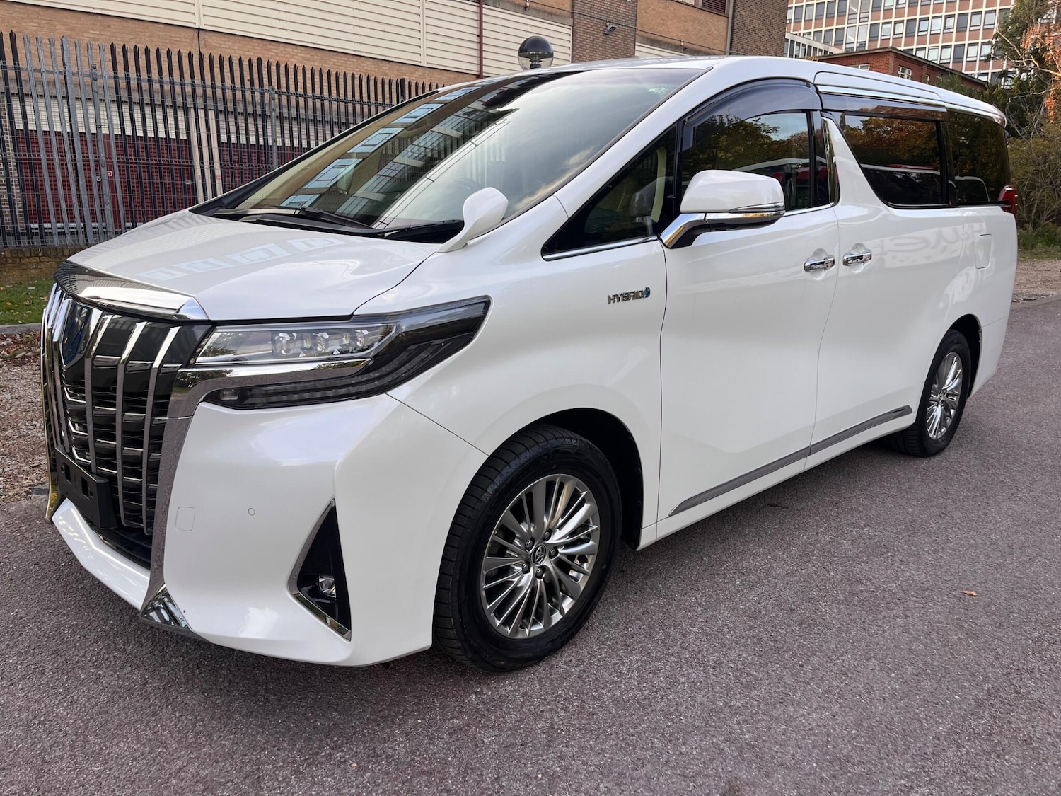 Used Toyota Alphard for sale - 76472552: Photo 24