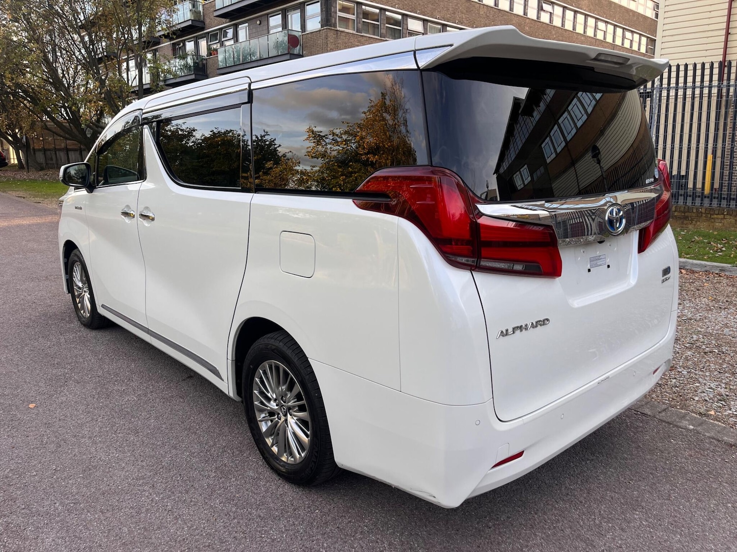 Used Toyota Alphard for sale - 76472552: Photo 28