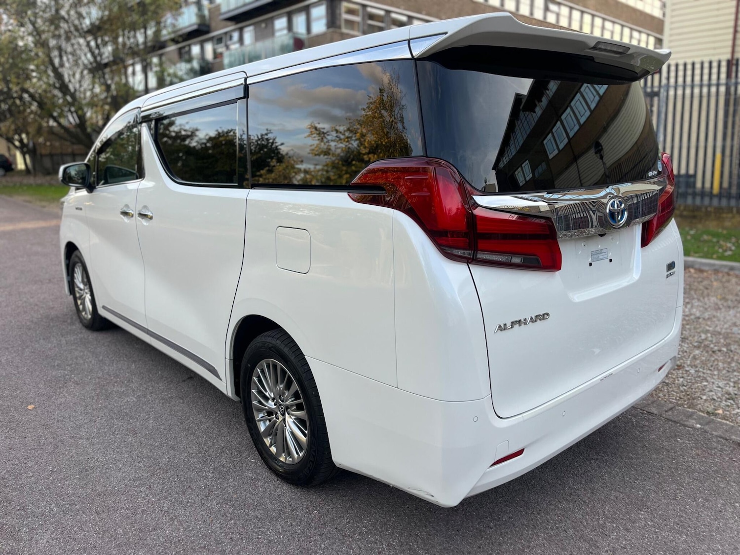 Used Toyota Alphard for sale - 76472552: Photo 29