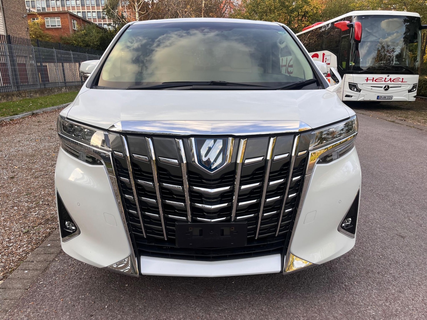 Used Toyota Alphard for sale - 76472552: Photo 3