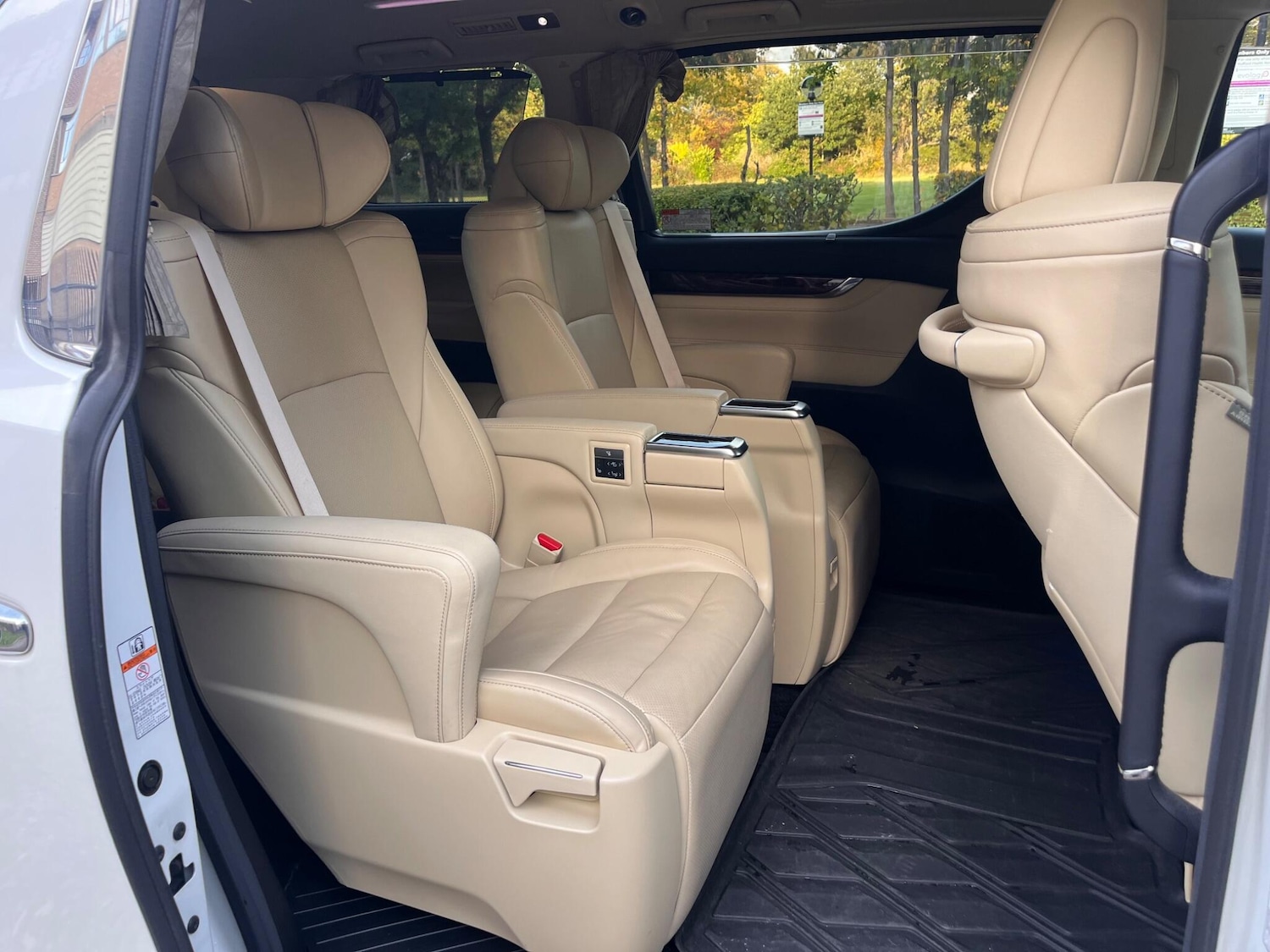 Used Toyota Alphard for sale - 76472552: Photo 32