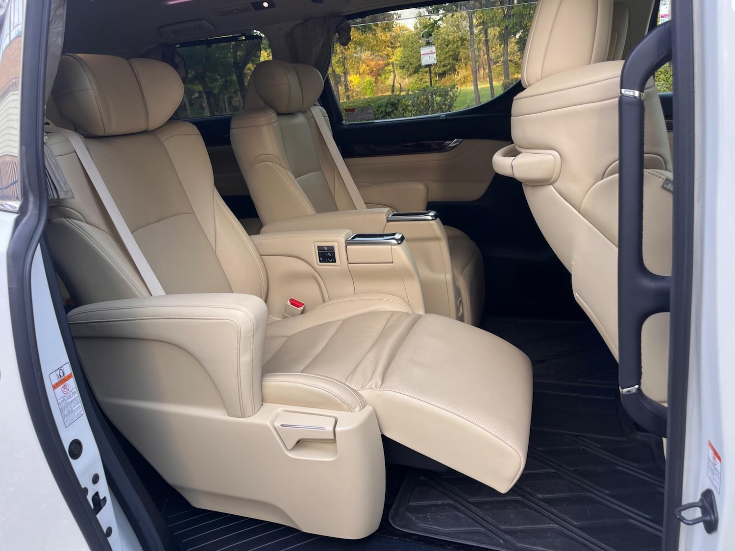 Used Toyota Alphard for sale - 76472552: Photo 33