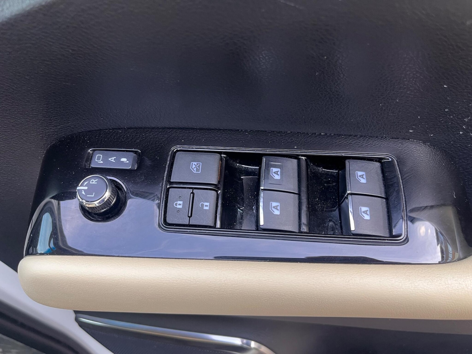 Used Toyota Alphard for sale - 76472552: Photo 35