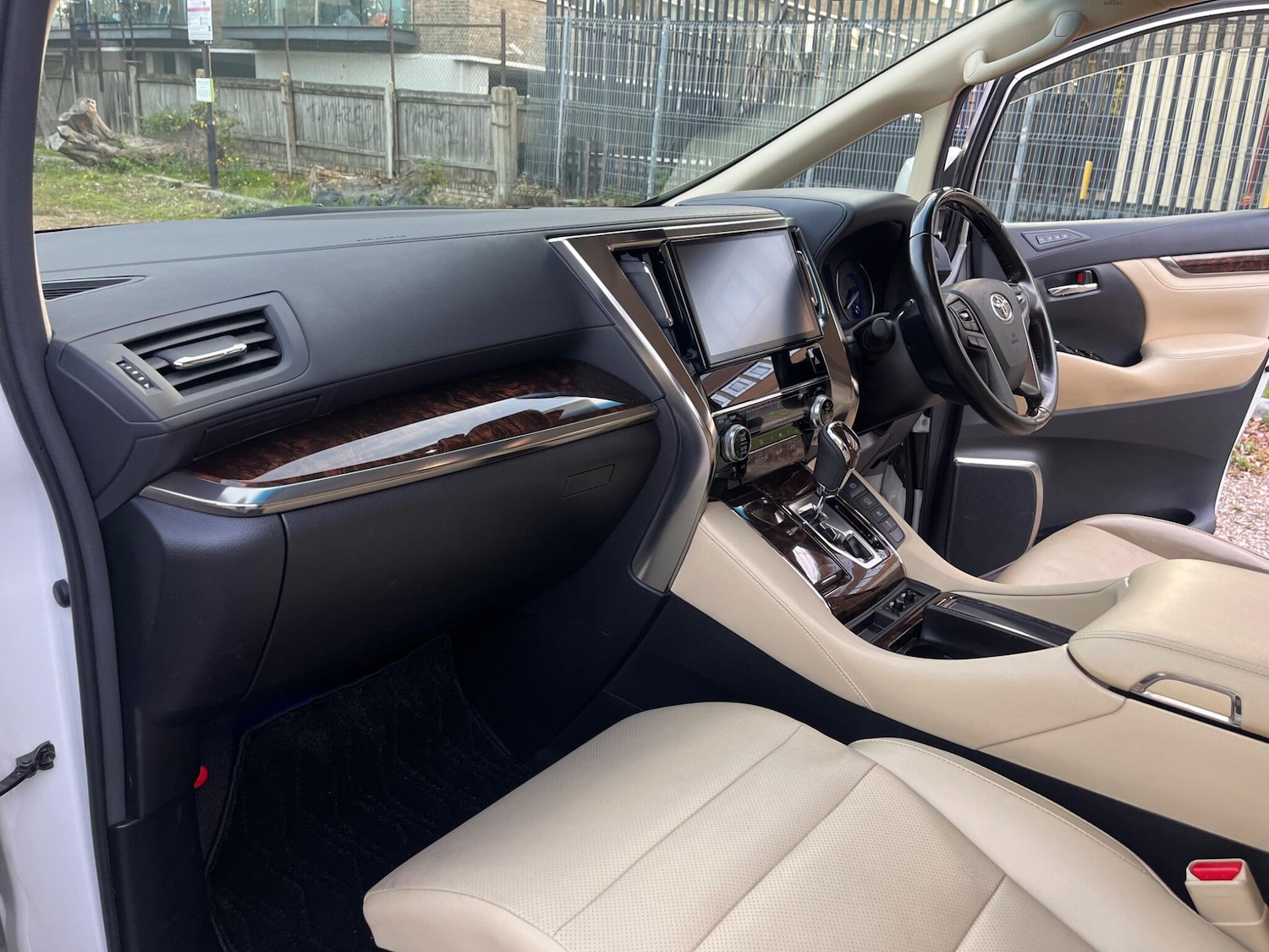 Used Toyota Alphard for sale - 76472552: Photo 42