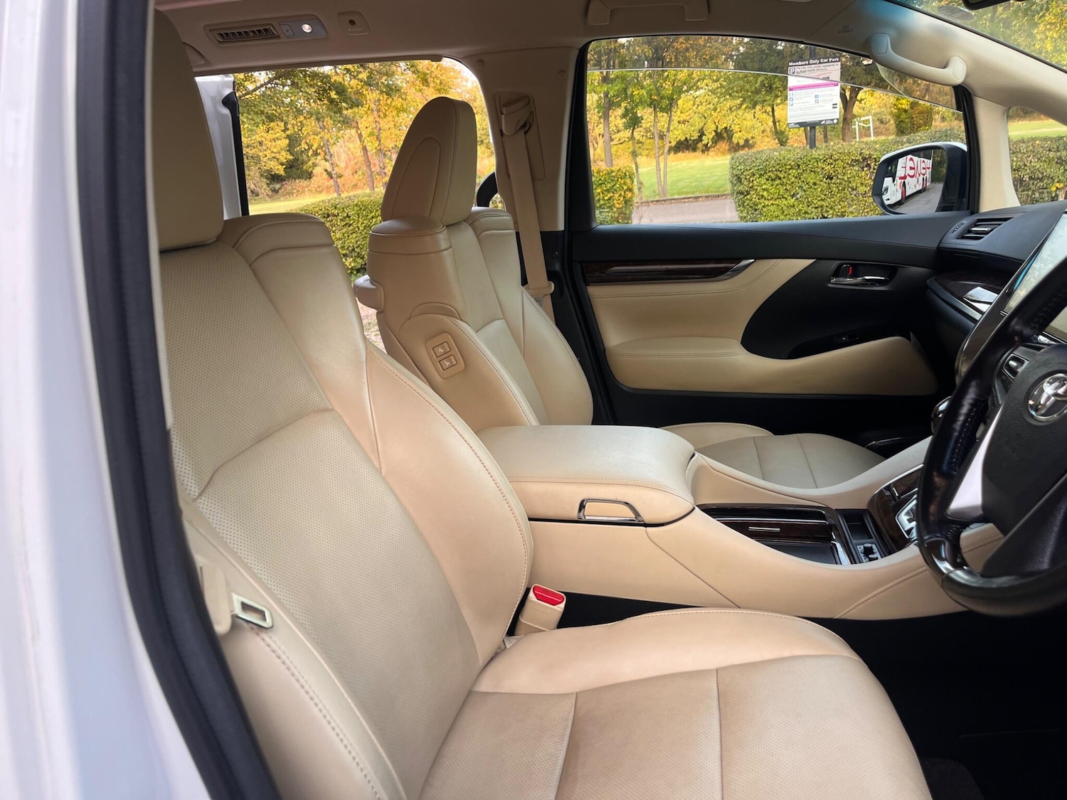 Used Toyota Alphard for sale - 76472552: Photo 45