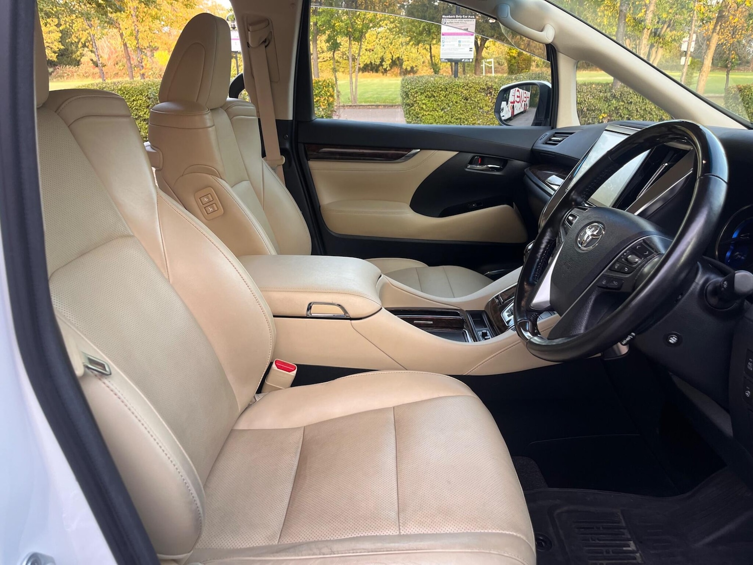 Used Toyota Alphard for sale - 76472552: Photo 46