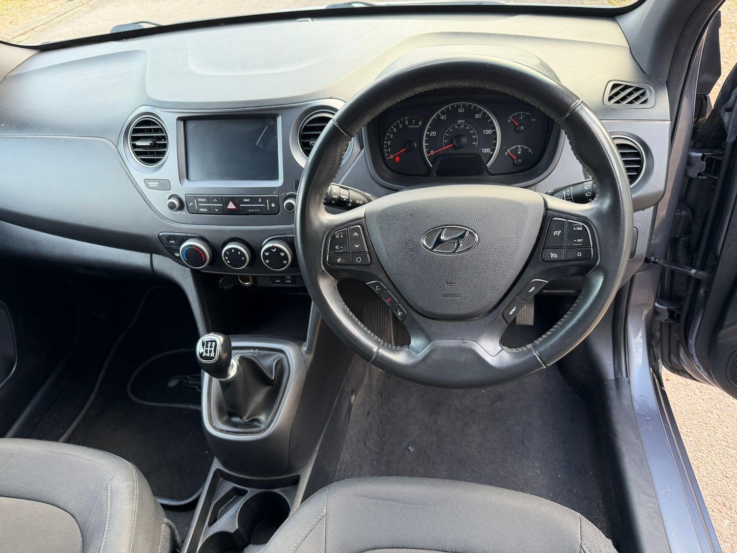 Used Hyundai i10 2018 for sale - 77824154: Photo 25