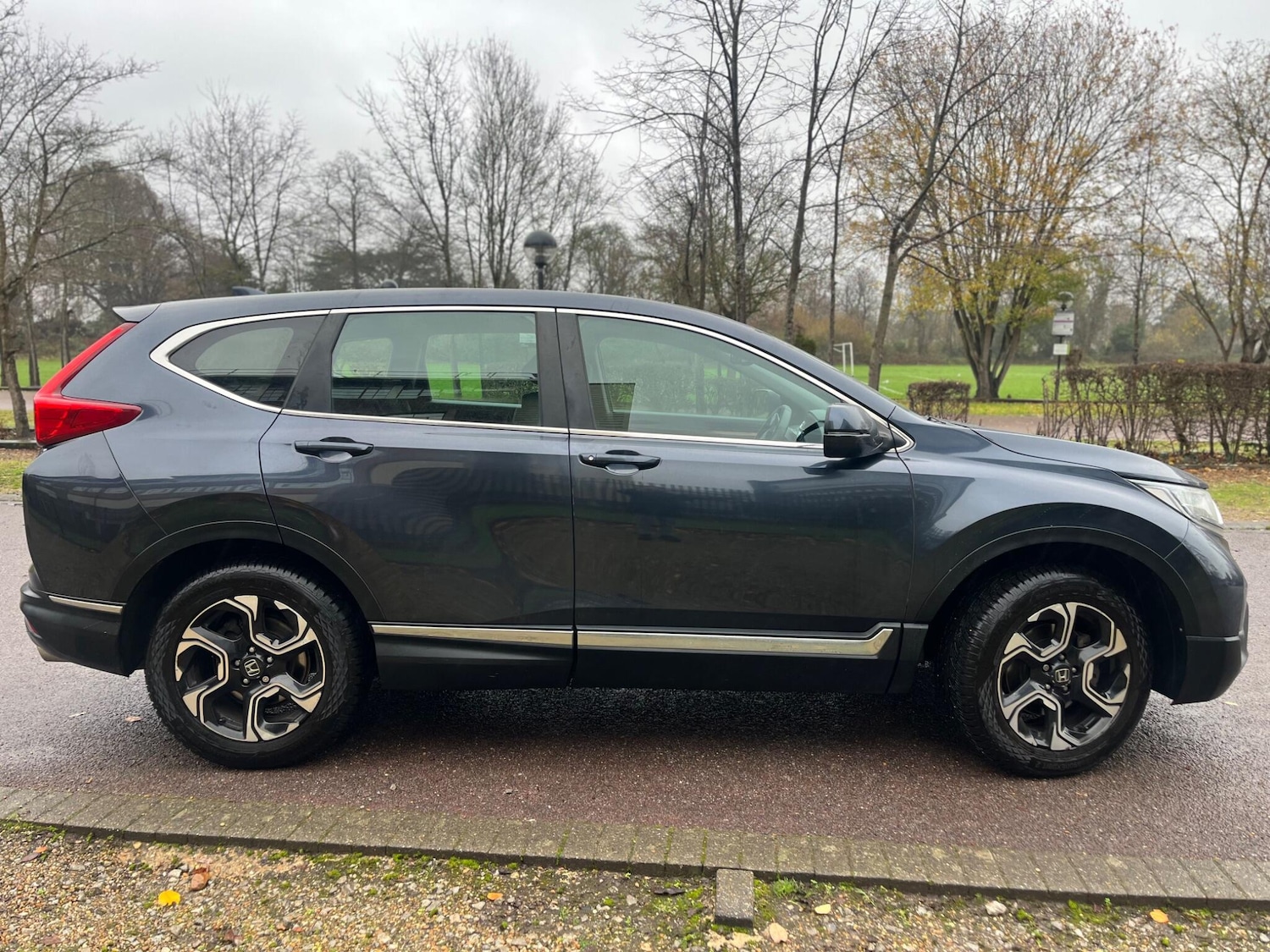 Used Honda CR-V 2019 for sale - 76997177: Photo 2