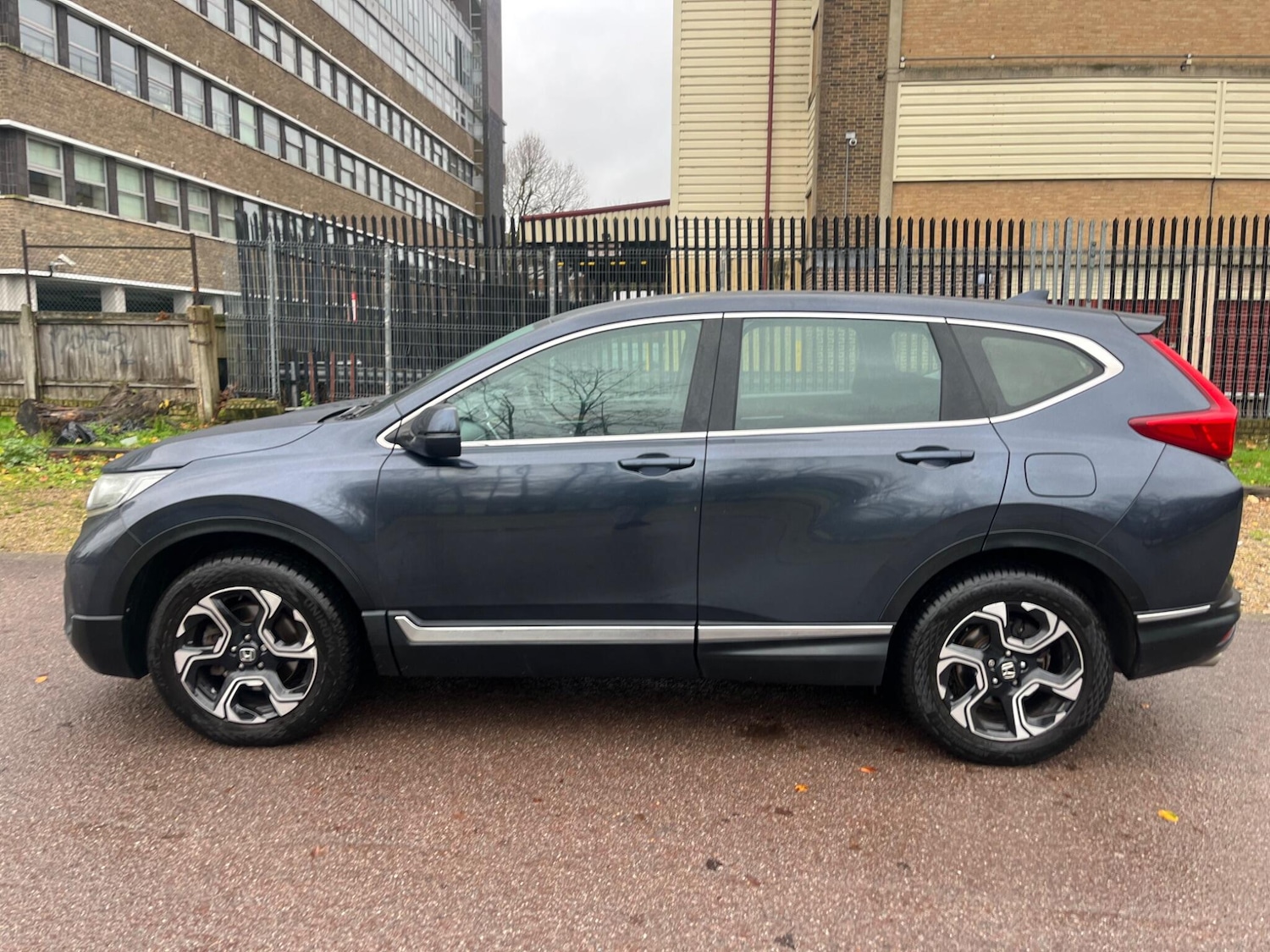 Used Honda CR-V 2019 for sale - 76997177: Photo 30