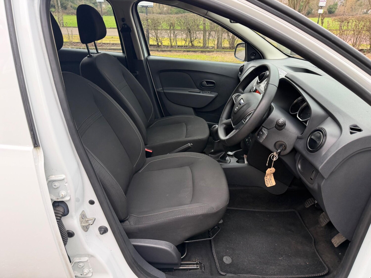 Used Dacia Sandero for sale - 77612445: Photo 11