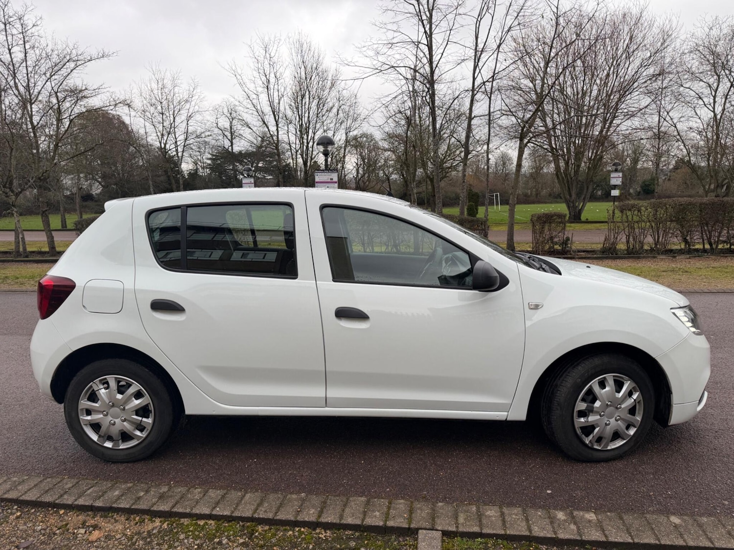 Used Dacia Sandero for sale - 77612445: Photo 2